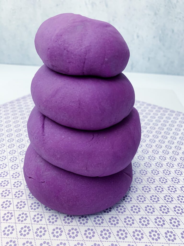 Play Dough (Different Colors)